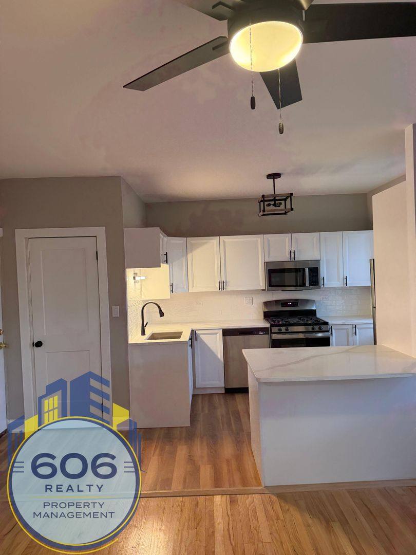 Apartment for rent at 4954-56 N Harding Ave 3939-45 W Argyle St, Chicago, IL 60625