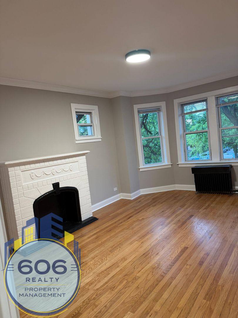 Apartment for rent at 4954-56 N Harding Ave 3939-45 W Argyle St, Chicago, IL 60625