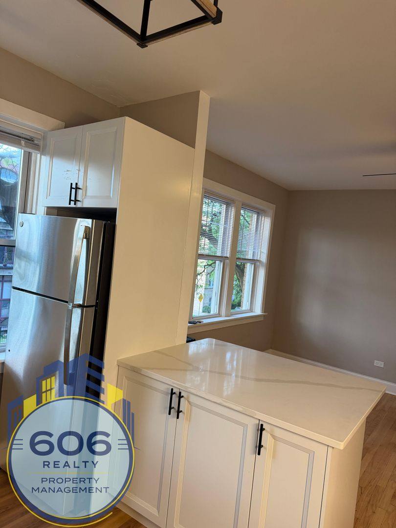 Apartment for rent at 4954-56 N Harding Ave 3939-45 W Argyle St, Chicago, IL 60625