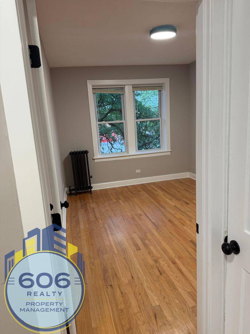 Apartment for rent at 4954-56 N Harding Ave 3939-45 W Argyle St, Chicago, IL 60625