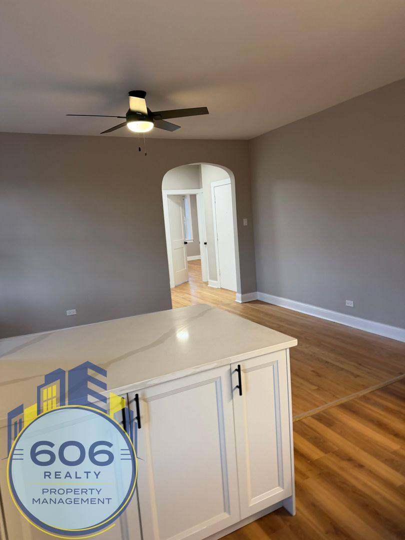 Apartment for rent at 4954-56 N Harding Ave 3939-45 W Argyle St, Chicago, IL 60625