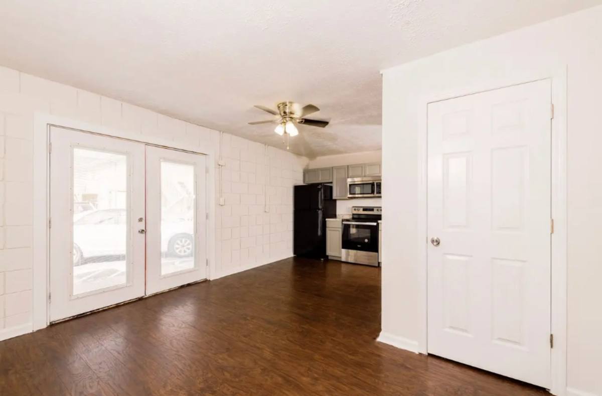 Apartment for rent at 27 E Washington St, Winchester, KY 40391