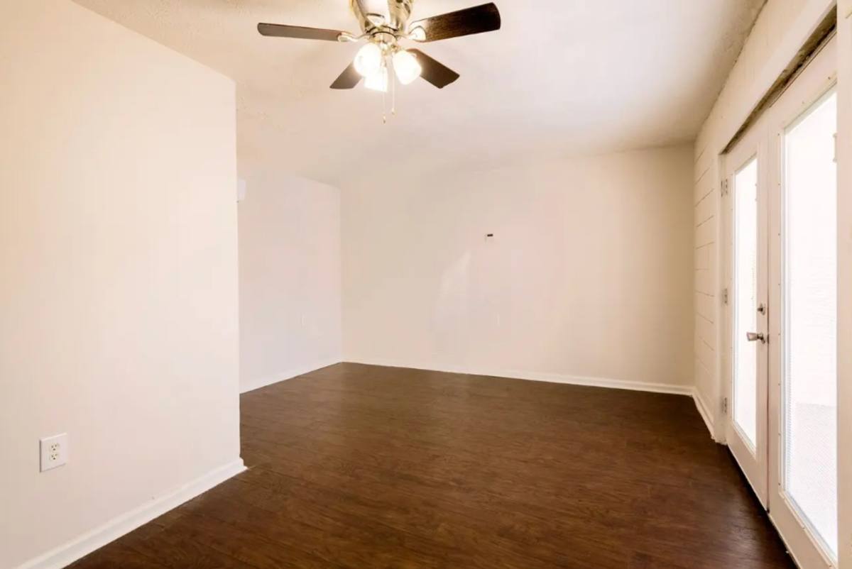 Apartment for rent at 27 E Washington St, Winchester, KY 40391