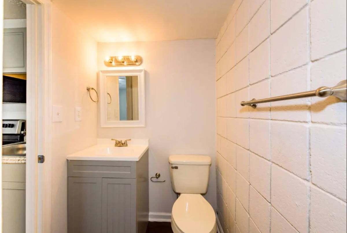 Apartment for rent at 27 E Washington St, Winchester, KY 40391
