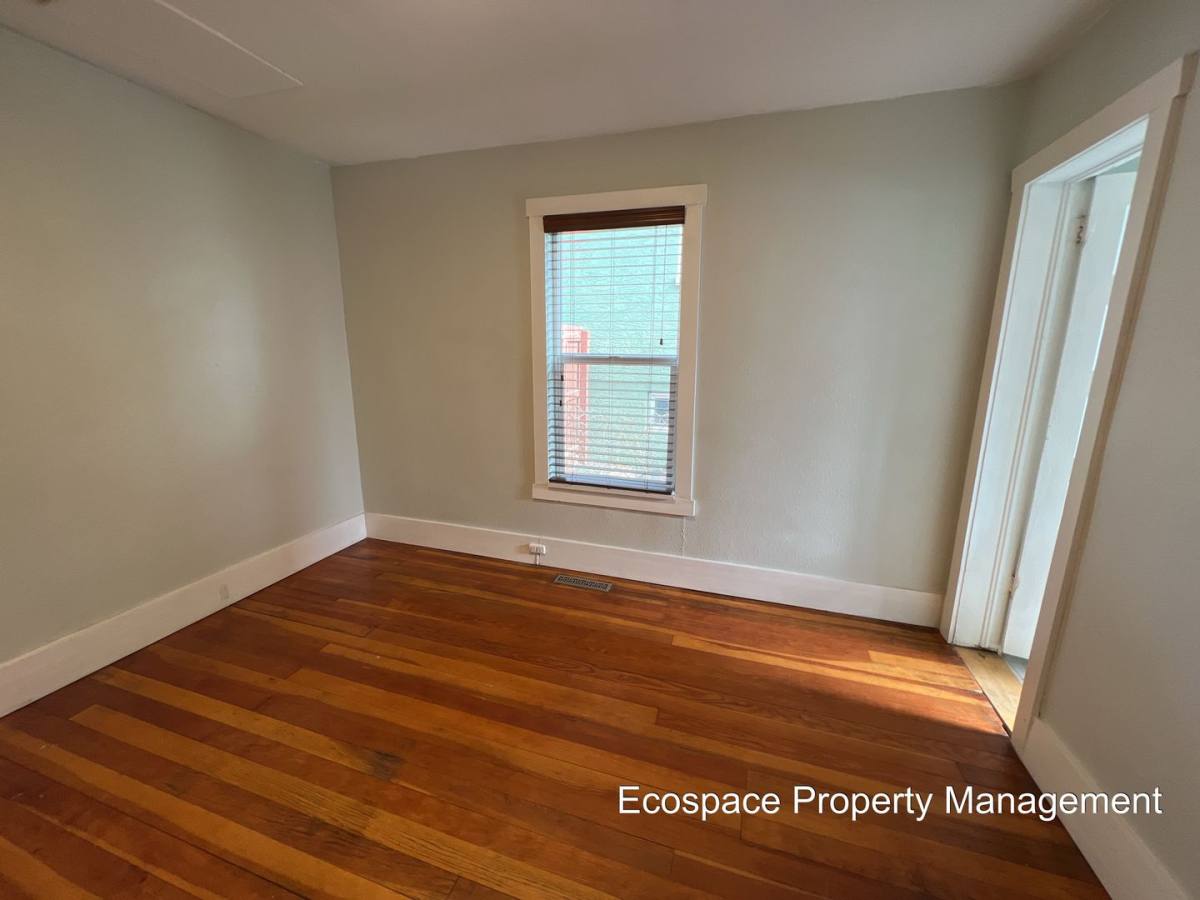 House for rent at 5044 N Lincoln St, Denver, CO 80216