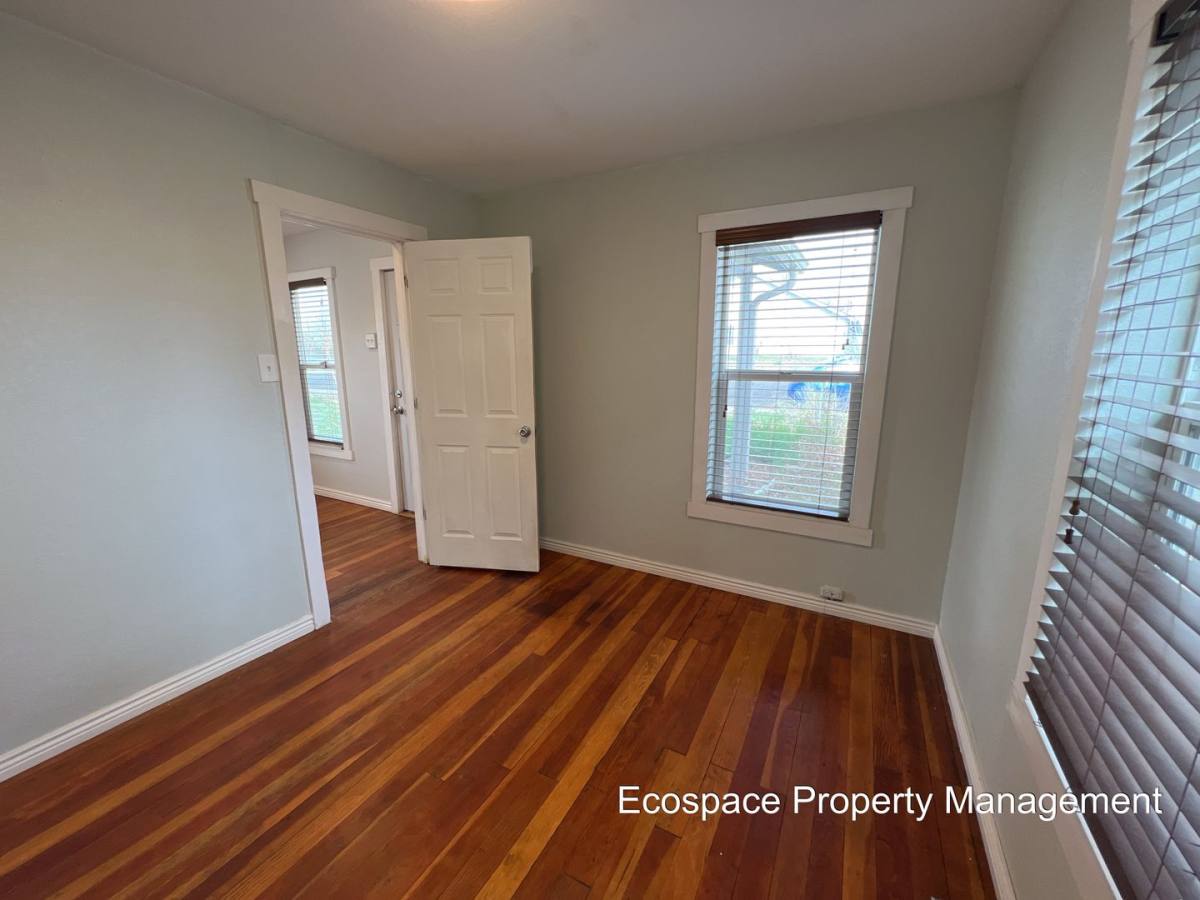 House for rent at 5044 N Lincoln St, Denver, CO 80216