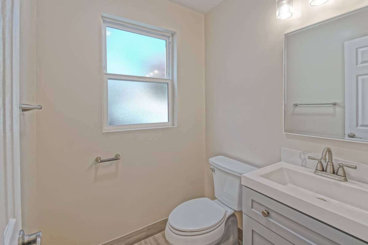 Apartment for rent at 1741 2nd St, Manhattan Beach, CA 90266
