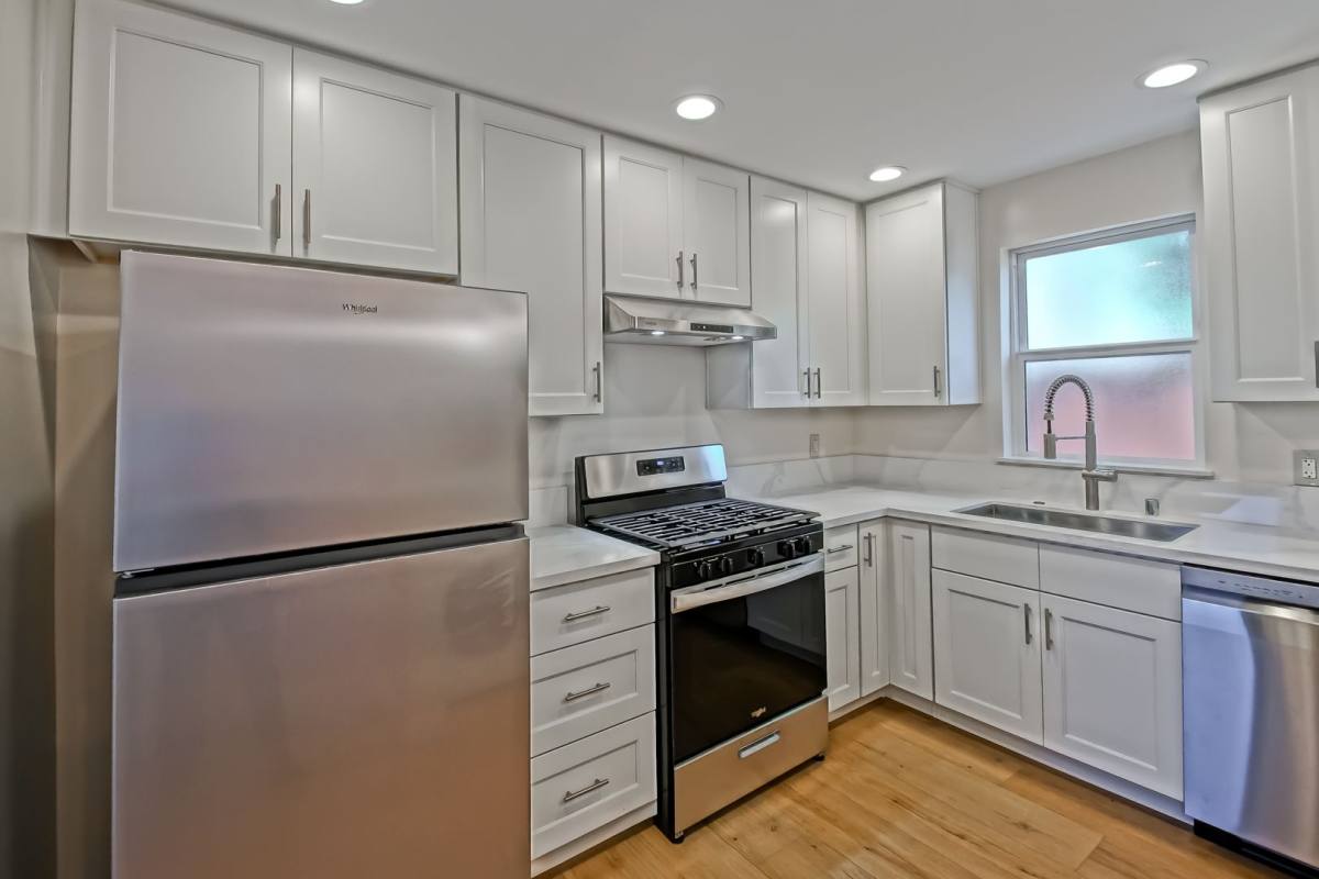 Apartment for rent at 1741 2nd St, Manhattan Beach, CA 90266