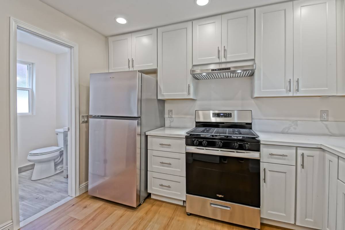 Apartment for rent at 1741 2nd St, Manhattan Beach, CA 90266