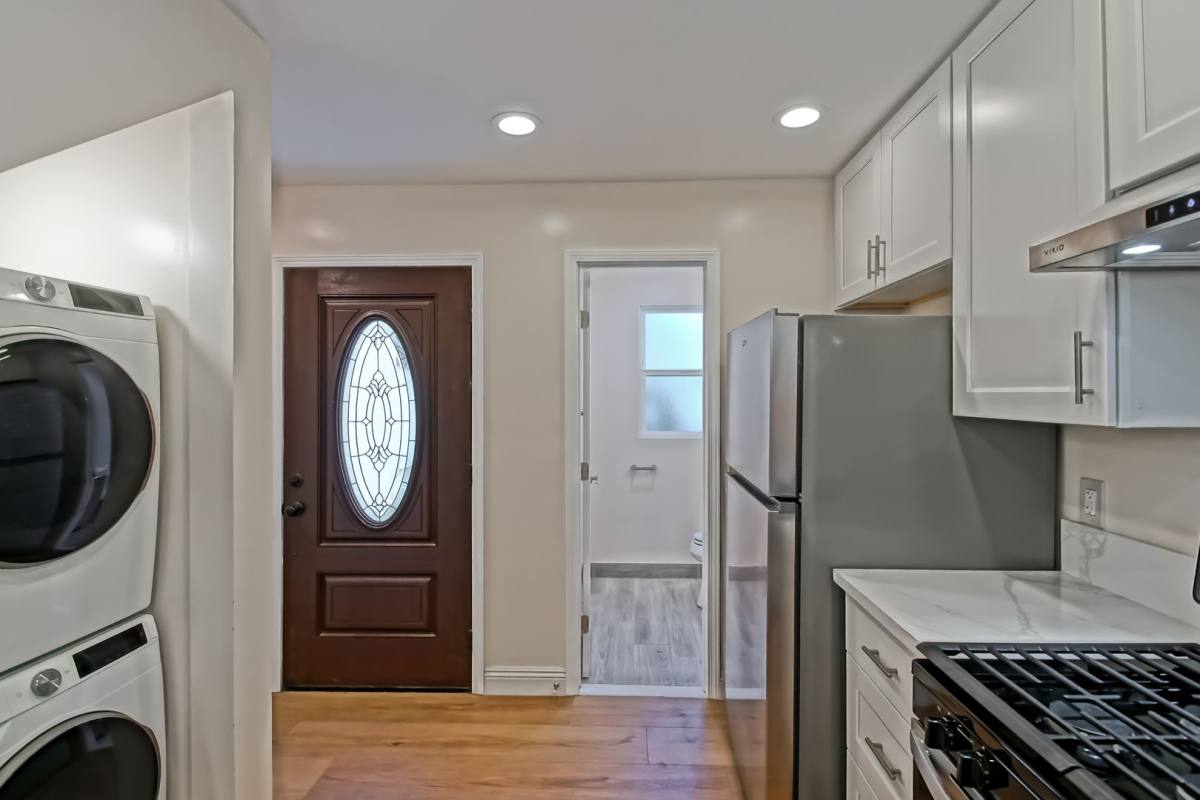 Apartment for rent at 1741 2nd St, Manhattan Beach, CA 90266