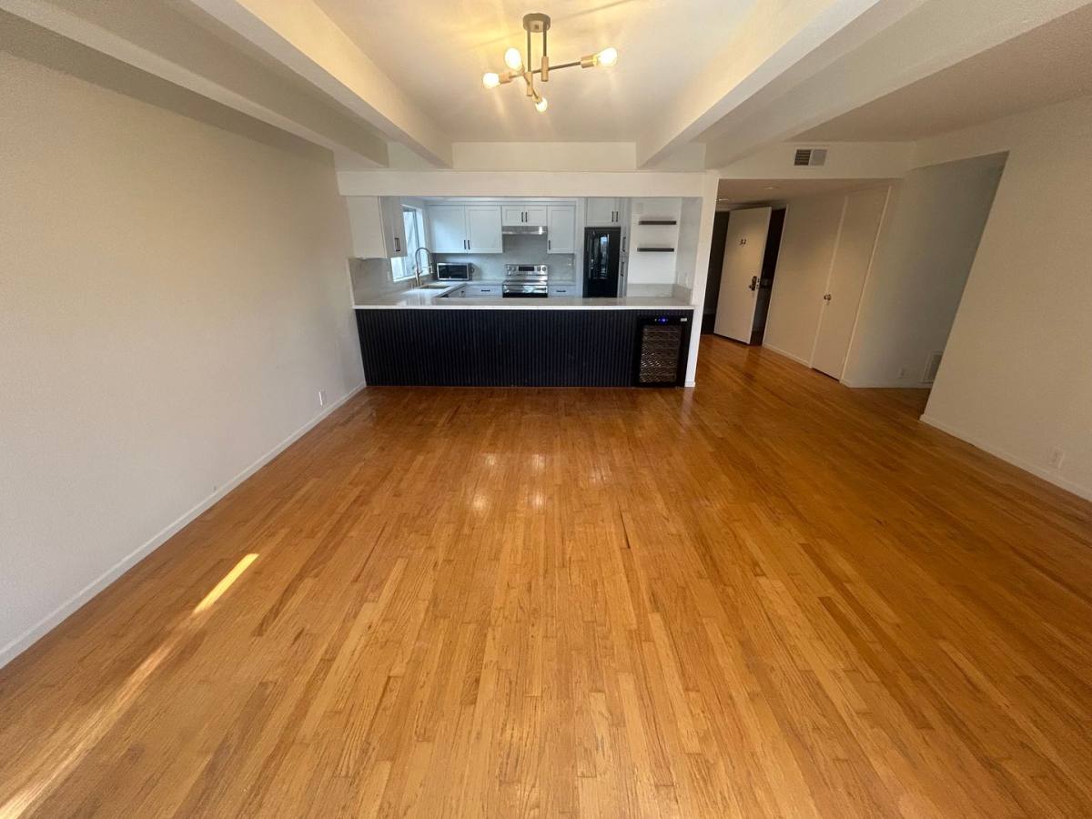 Townhouse for rent at 2533 Navarra Dr, Carlsbad, CA 92009