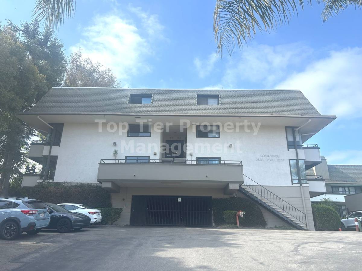 Townhouse for rent at 2533 Navarra Dr, Carlsbad, CA 92009