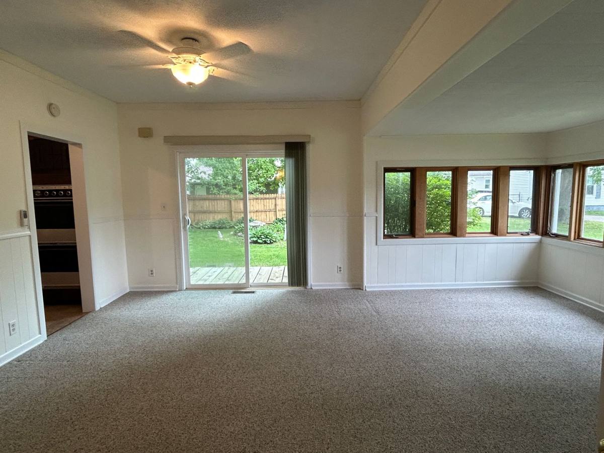 House for rent at 637 W Main St, Genoa, IL 60135