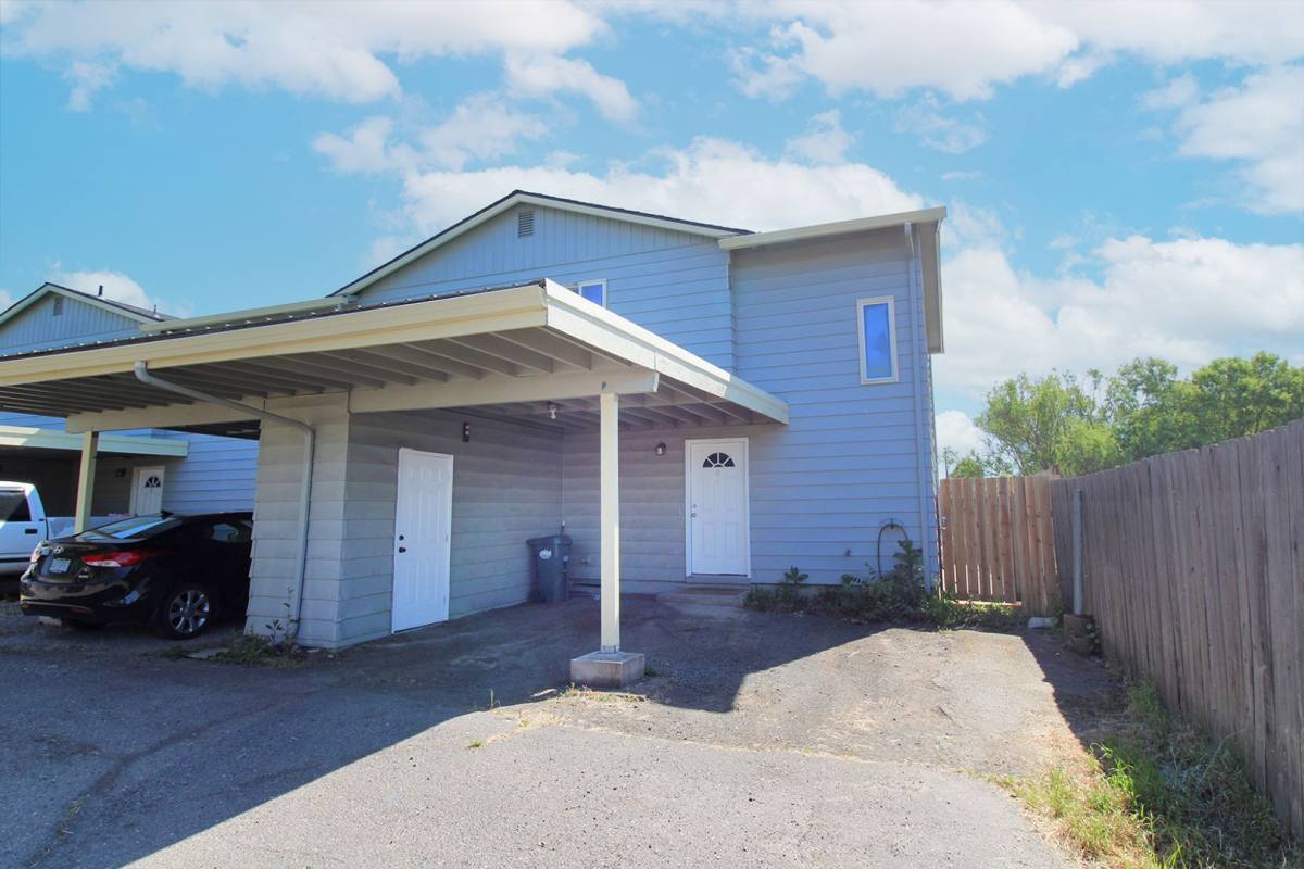 Apartment for rent at 1120 SE Baseline St, Hillsboro, OR 97123
