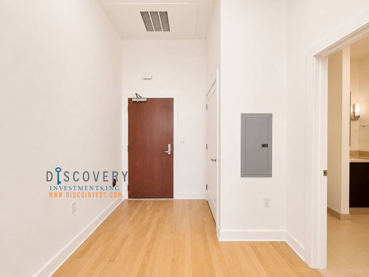 Apartment for rent at 585 9th St, Oakland, CA 94607