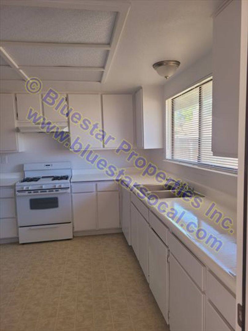 Apartment for rent at 16162 Tawney Ridge, Victorville, CA 92392