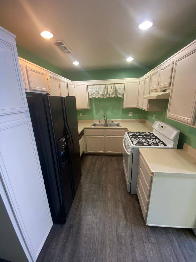 Townhouse for rent at 5264 Sacha Way, Las Vegas, NV 89118