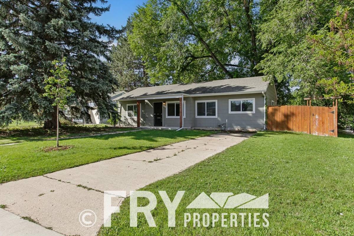 House for rent at 2801 S Cherry Way, Denver, CO 80222