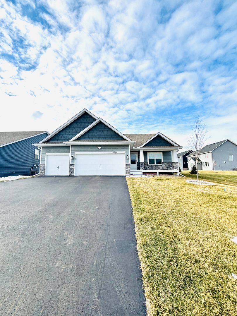 House for rent at 18031 Headwaters Dr, Lakeville, MN 55044