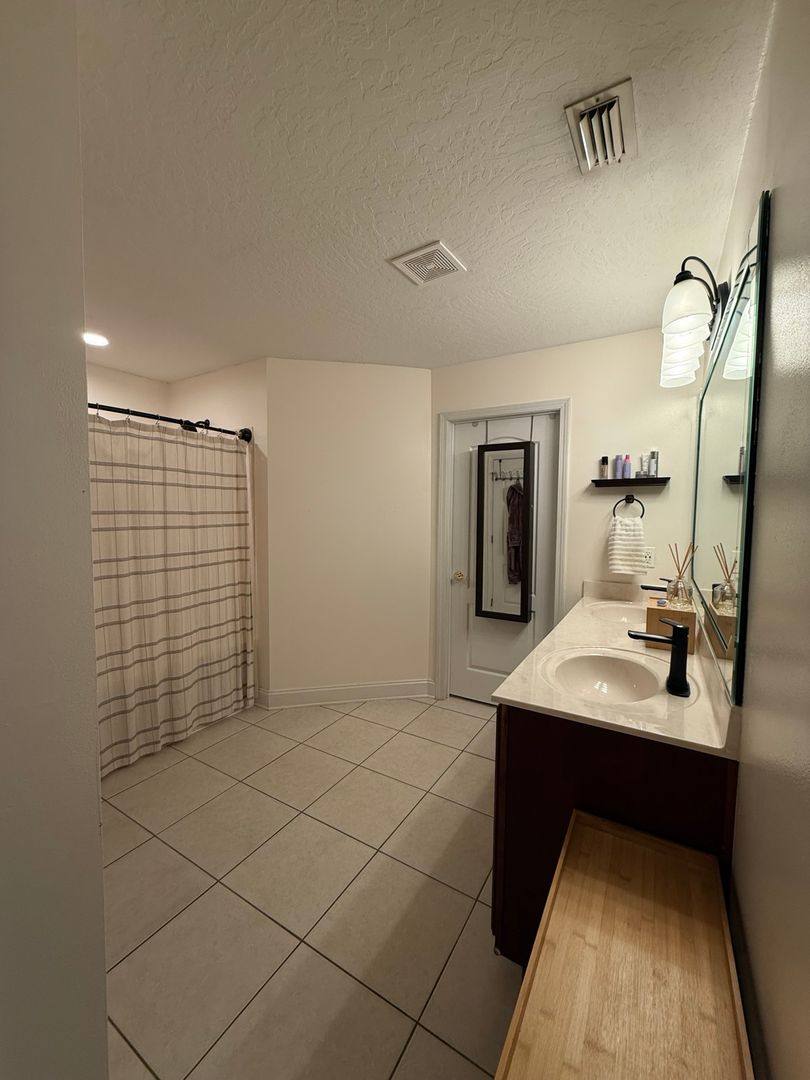 House for rent at 2204 Whits Manor Rd, Fort Walton Beach, FL 32547