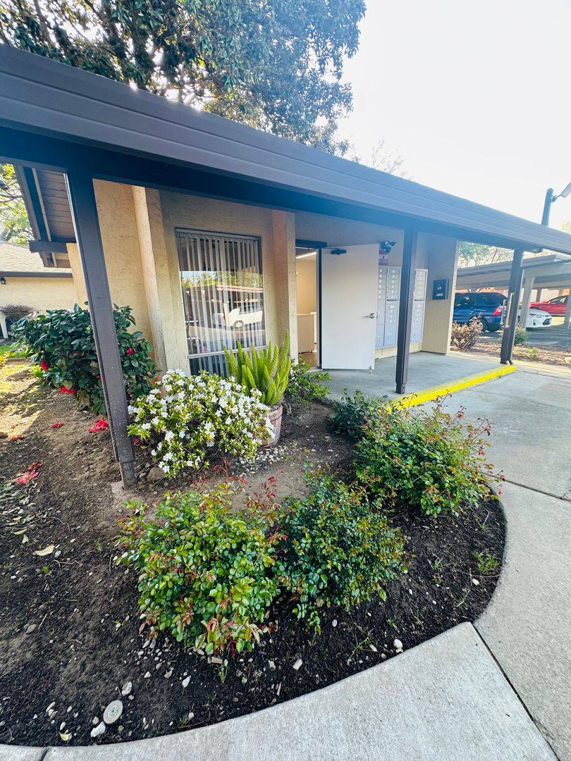 Apartment for rent at 3829 Whitney Ave, Sacramento, CA 95821