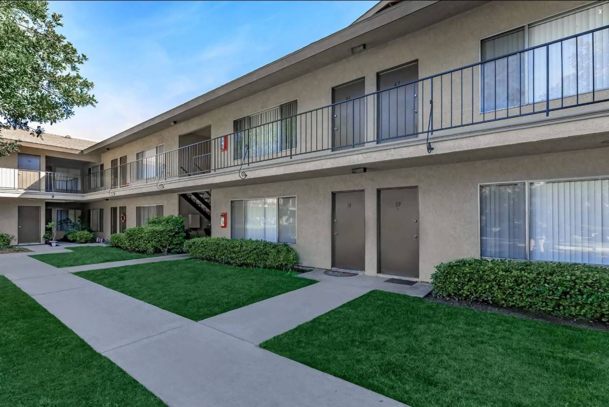 Apartment for rent at 1645 W Palm Lane, Anaheim, CA 92802