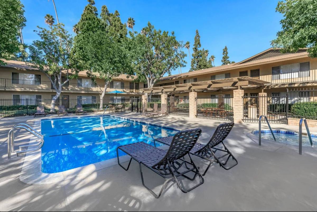 Apartment for rent at 1645 W Palm Lane, Anaheim, CA 92802