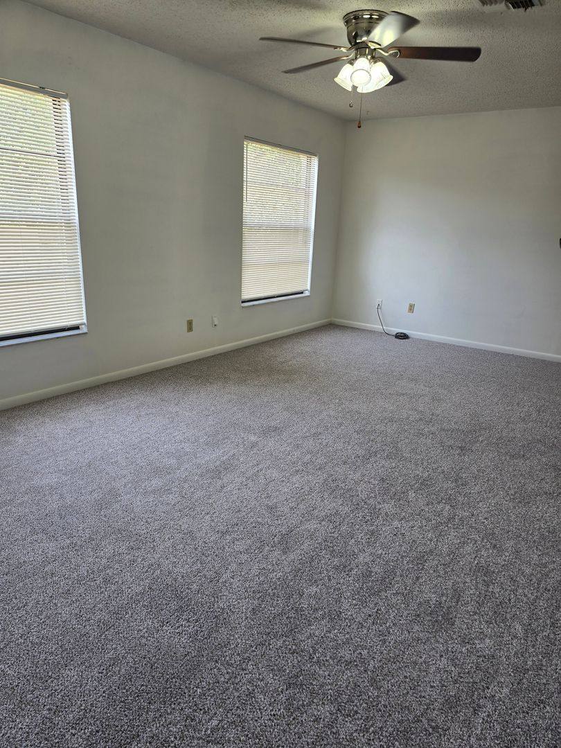 House for rent at 1150 W G Martinelli Blvd, Dunnellon, FL 34434