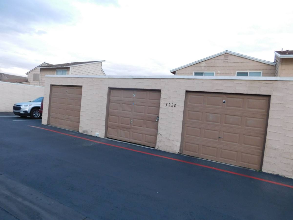 Apartment for rent at 5228 Greene Lane, Las Vegas, NV 89119