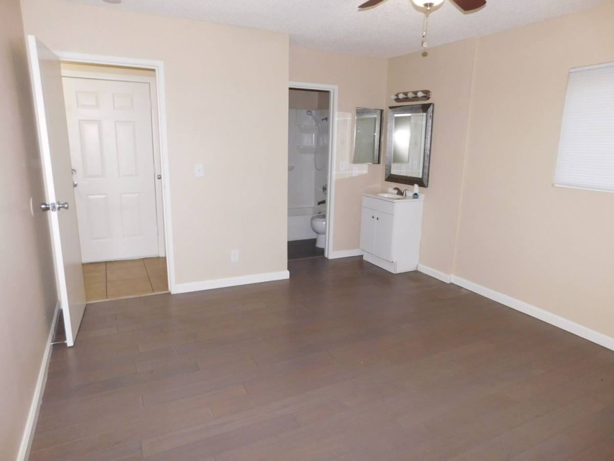 Apartment for rent at 5228 Greene Lane, Las Vegas, NV 89119