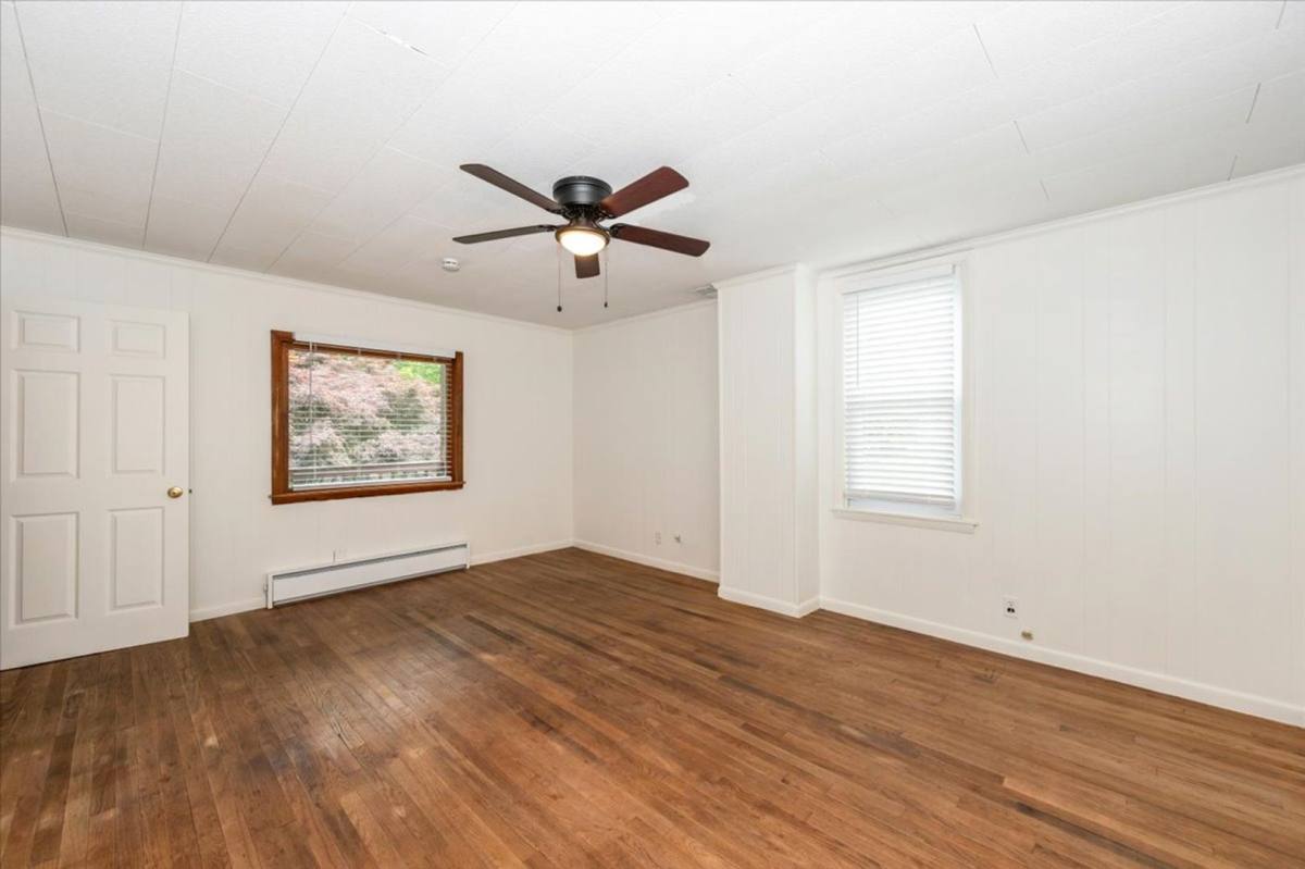 House for rent at 18904 Sandy Hook Rd, Knoxville, MD 21758