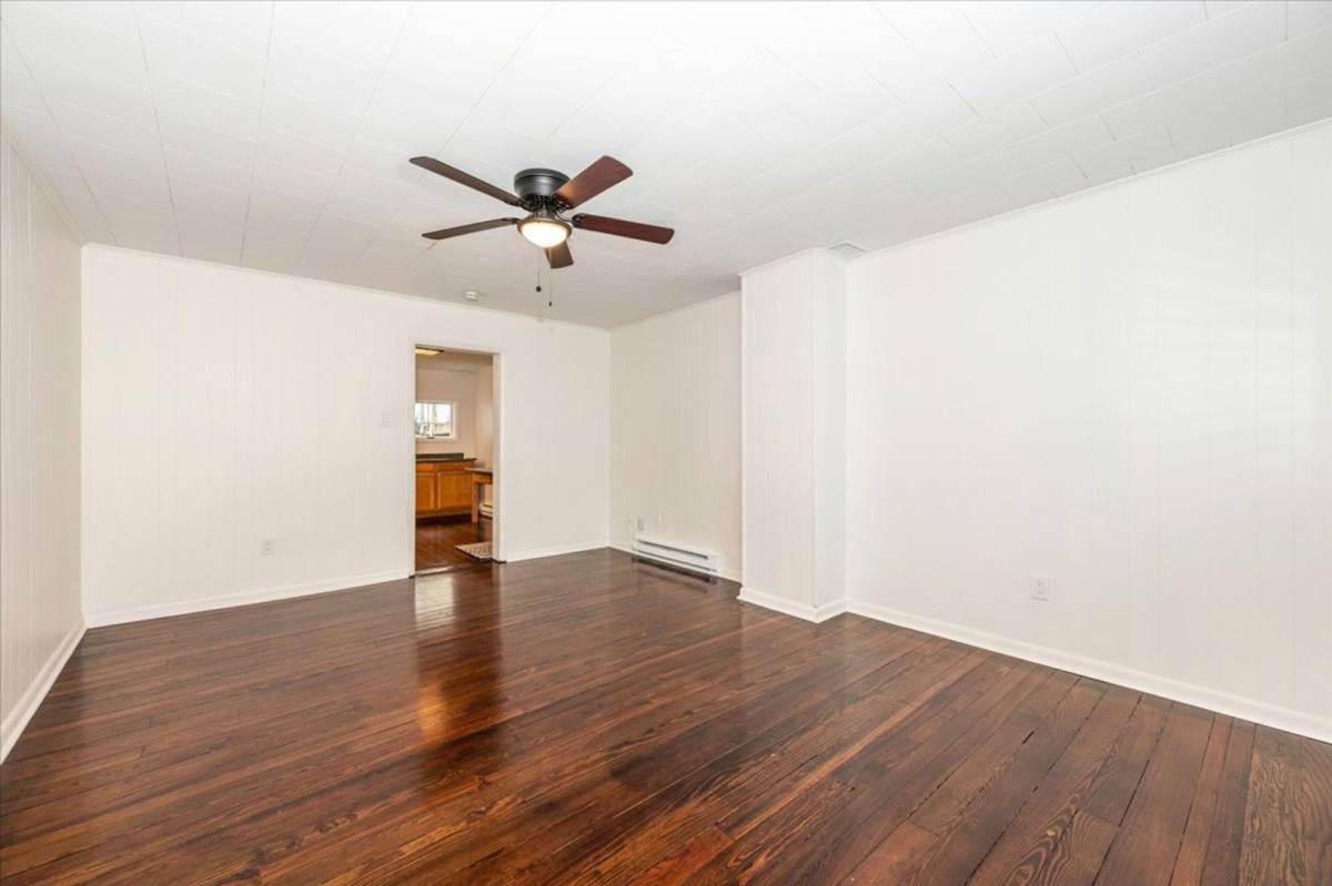 House for rent at 18904 Sandy Hook Rd, Knoxville, MD 21758