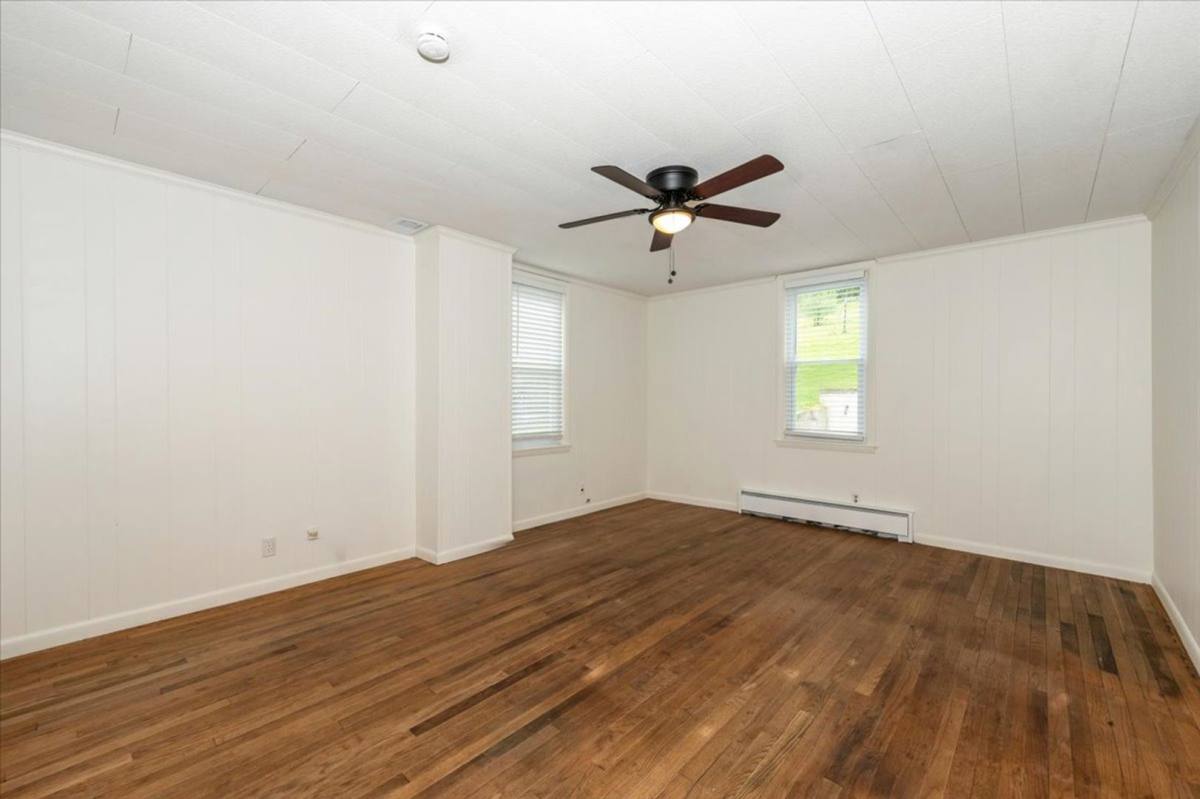 House for rent at 18904 Sandy Hook Rd, Knoxville, MD 21758