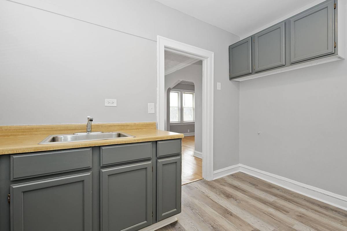 Apartment for rent at 8705-11 S Morgan St, Chicago, IL 60620