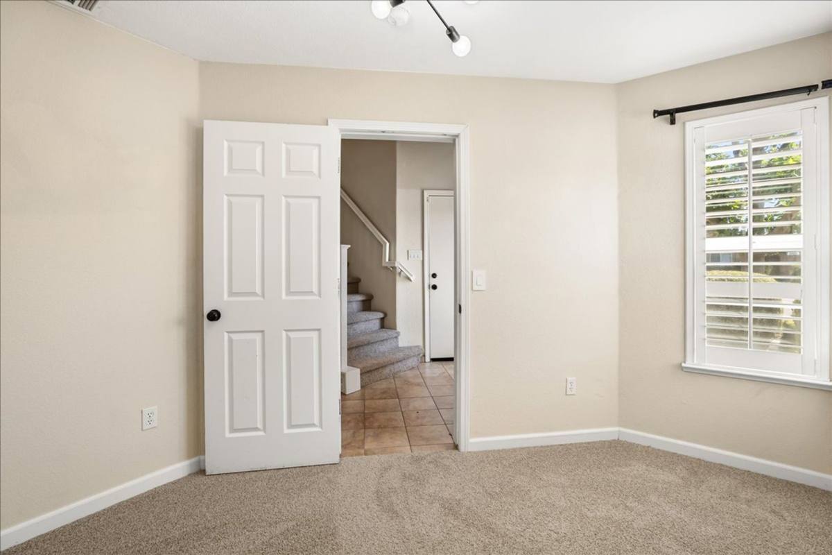 House for rent at 1002 Bay Terrace Dr, Galt, CA 95632