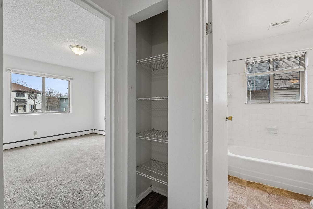 Apartment for rent at 700 10th Ave SE, Minneapolis, MN 55414
