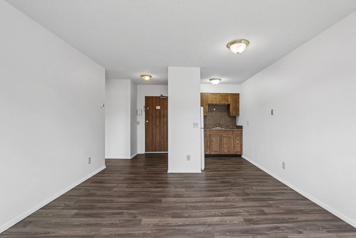 Apartment for rent at 700 10th Ave SE, Minneapolis, MN 55414