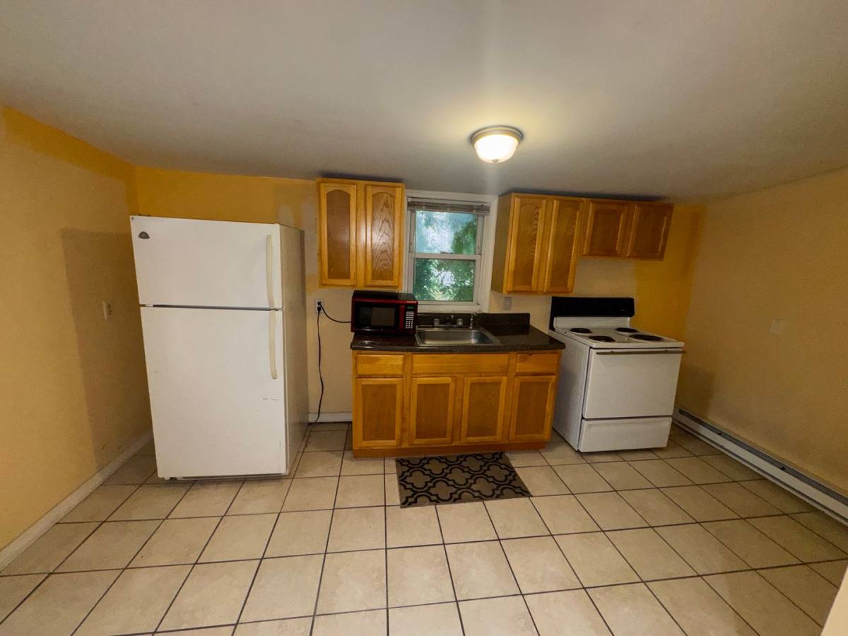Apartment for rent at 4 Creek Ave, Darby, PA 19023
