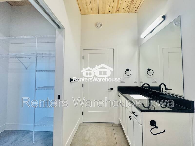Apartment for rent at 2701 Ingersoll Ave #204, Des Moines, IA 50312