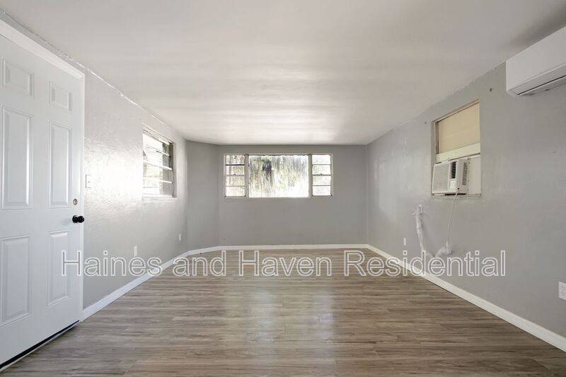 Apartment for rent at 669 Ave B NW #10, Winter Haven, FL 33880
