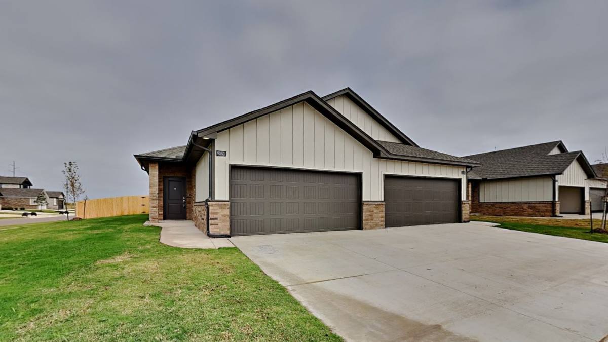Townhouse for rent at 9336 NW 124th St, Yukon, OK 73099