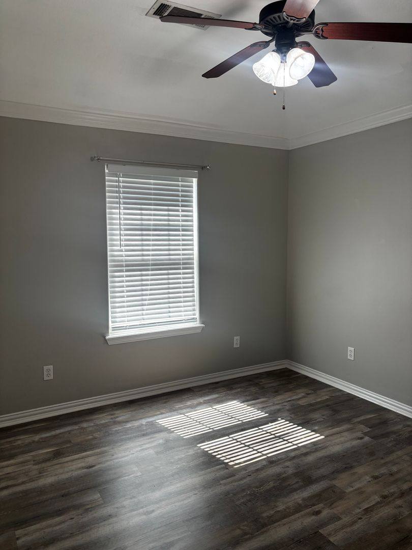 House for rent at 227 Greenleaf St, Huntsville, TX 77340