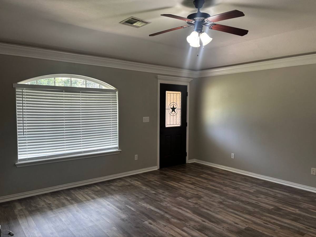 House for rent at 227 Greenleaf St, Huntsville, TX 77340