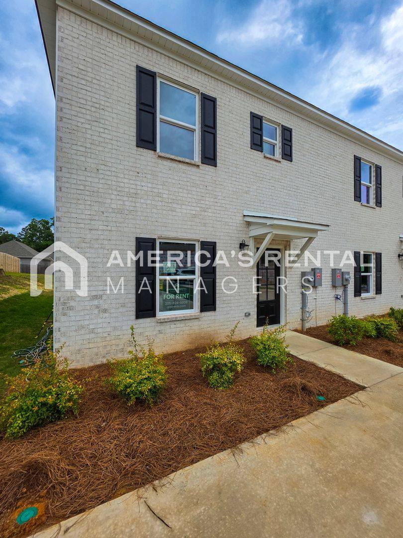 Townhouse for rent at 85 Park Dr S, Clanton, AL 35045