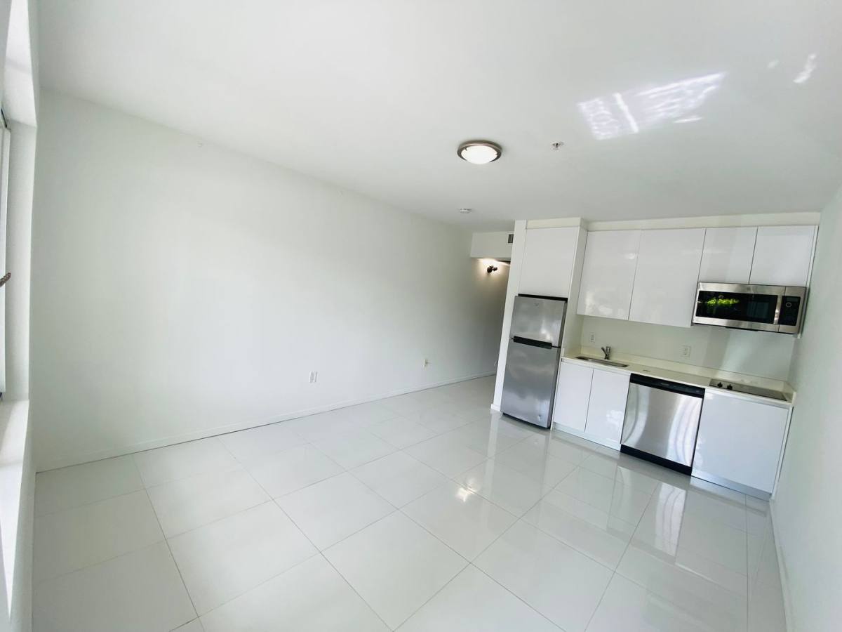 Condo for rent at 801 15th St #102, Miami Beach, FL 33139