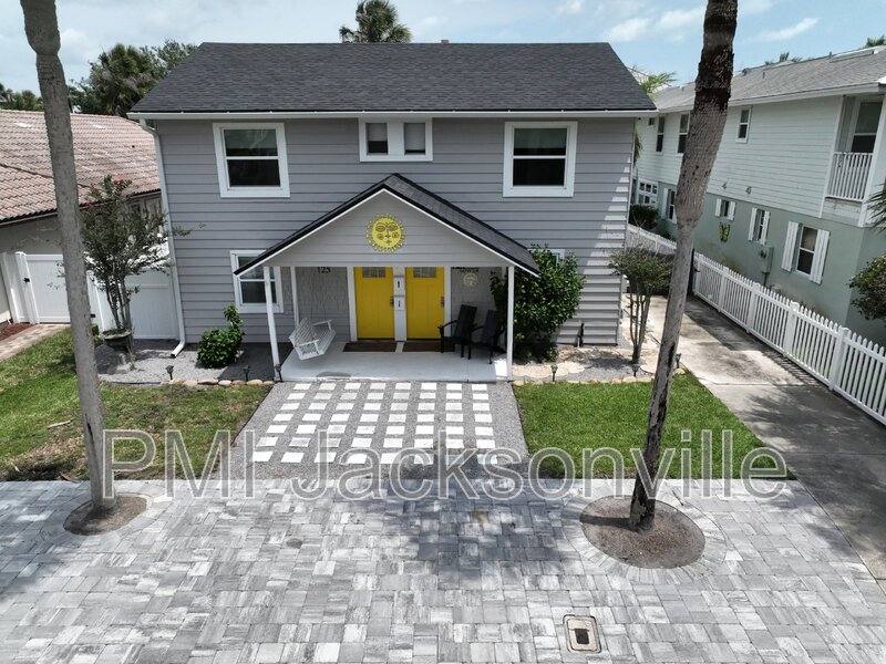 125 37th Ave S, Jacksonville Beach, FL 32250