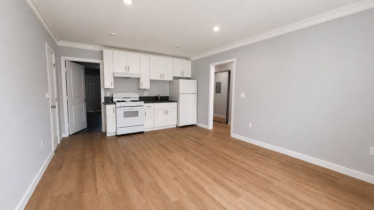 Apartment for rent at 6222 S W Blvd, Los Angeles, CA 90043