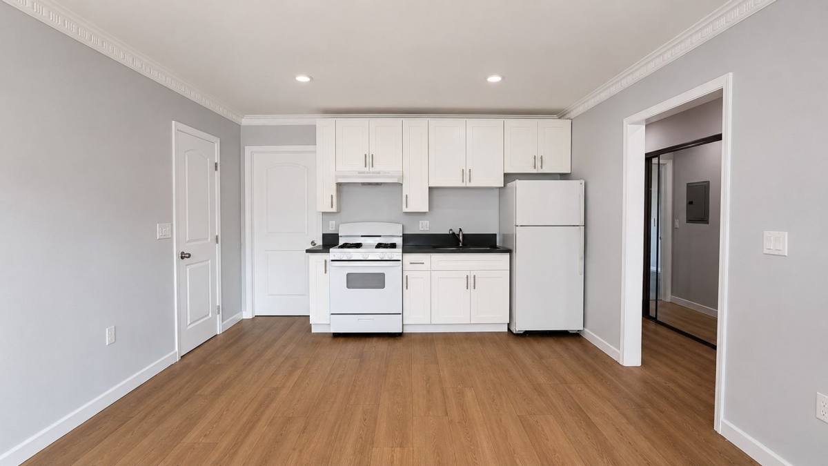 Apartment for rent at 6222 S W Blvd, Los Angeles, CA 90043