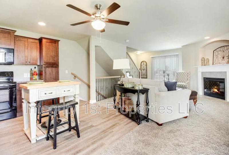 Townhouse for rent at 10509 Clubhouse Dr, Kansas City, KS 66109