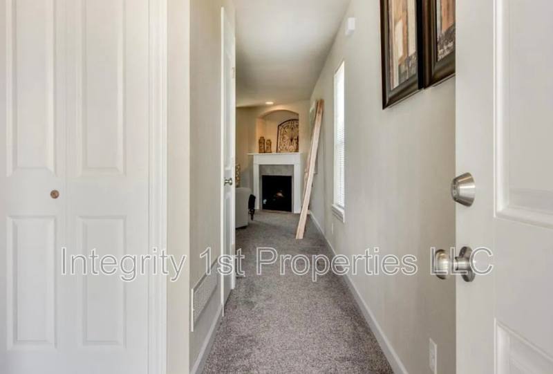 Townhouse for rent at 10509 Clubhouse Dr, Kansas City, KS 66109